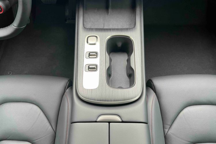 Used  SU7 2024 Rear-Drive Ultra-Long Range Advanced Pro-Level Intelligent Driving Version