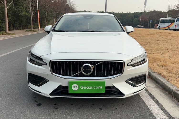 Used Volvo S60 2023 B4 Zhiyuan Luxury Edition