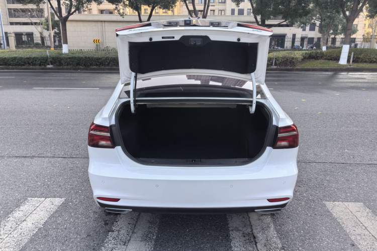 Used Roewe i6 2020 PLUS 1.6L CVT 4G Connected Glory Flagship Edition