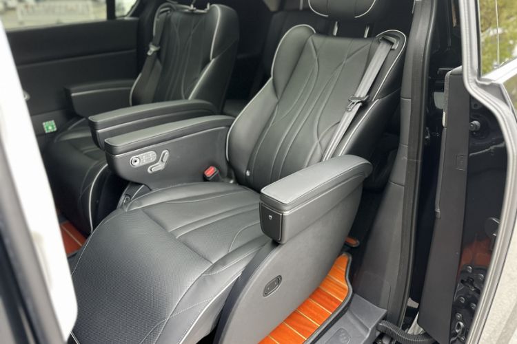 Used XPeng X9 2024 702 Ultra-Long Range Max
