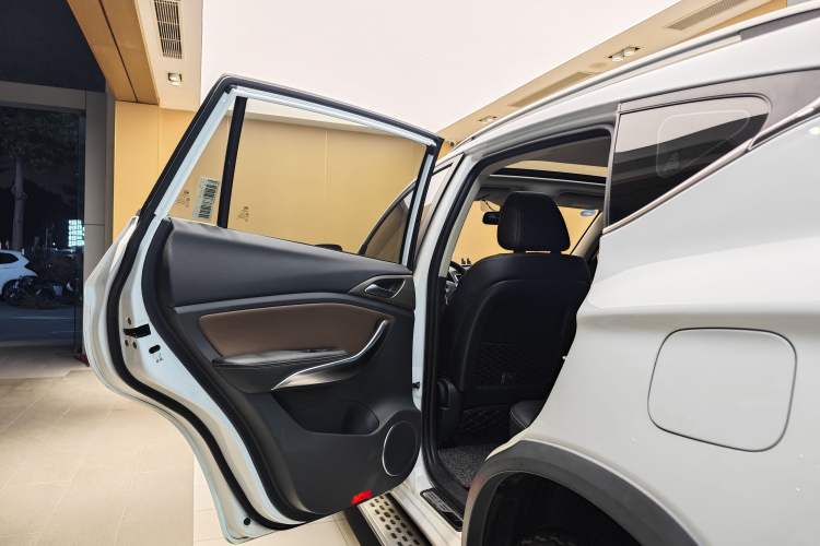 Used BYD Song New Energy 2017 Song DM 1.5TID All-Wheel Drive Luxury Model