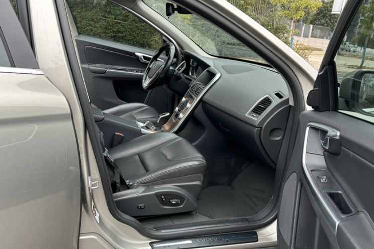 Used Volvo XC60 2016 T5 Smart Upgrade Model