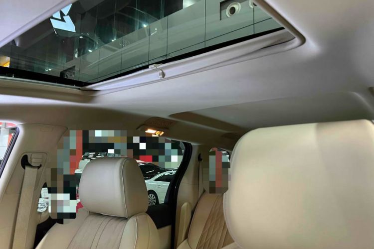 Used Buick GL8 2023 Facelifted Land Cruiser Executive Luxury Version
