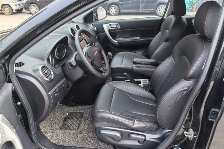 Used Haval H6 2015 Upgraded Model 1.5T Manual Two-Wheel Drive Elite Version
