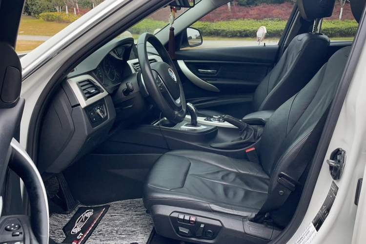 Used BMW 3 Series 2014 328Li Fashion Model
