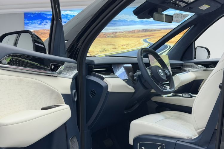 Used Zeekr 009 2024 Six-Seat Executive Version 4WD 108 kWh
