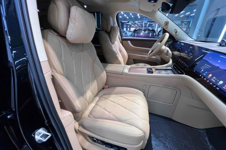 Used Hima AITO M9 2025 Extended-Range Ultra Version 52 kWh 6-Seater
