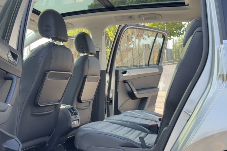 Used Volkswagen Touran 2016 Volkswagen Touran L 330TSI DSG Luxury Edition