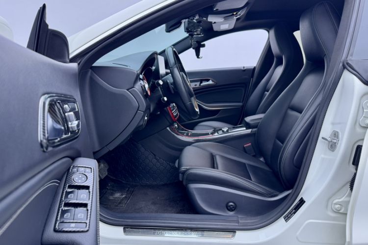 Used Mercedes-Benz CLA 2016 Facelifted CLA 200 Stylish Edition
