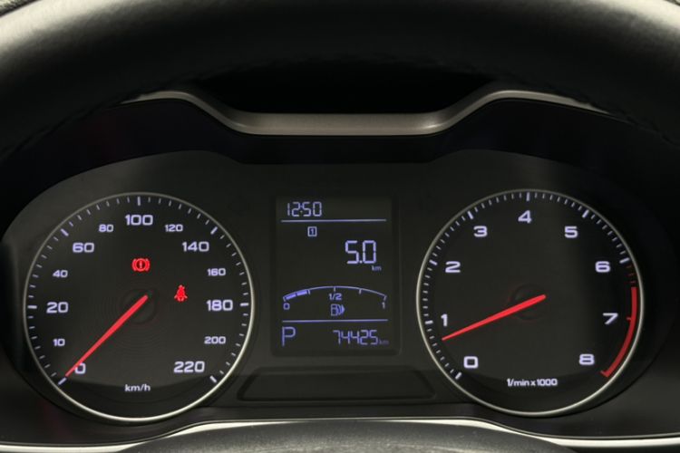 Used MG ZS 2018 1.5L Automatic Luxury Edition China V Standard
