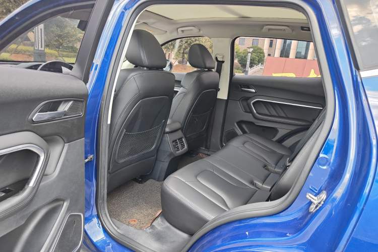 Used Haval H6 2017 Red Label 2.0T Automatic Two-Wheel Drive ZhiShang Model
