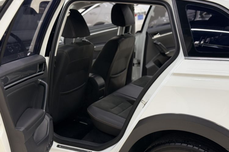 Used Volkswagen C-TREK 2018 1.5L Automatic Luxury Edition
