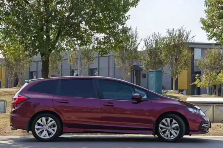 Used Honda Jade 2017 1.8L automatic Comfort version 5 seats
