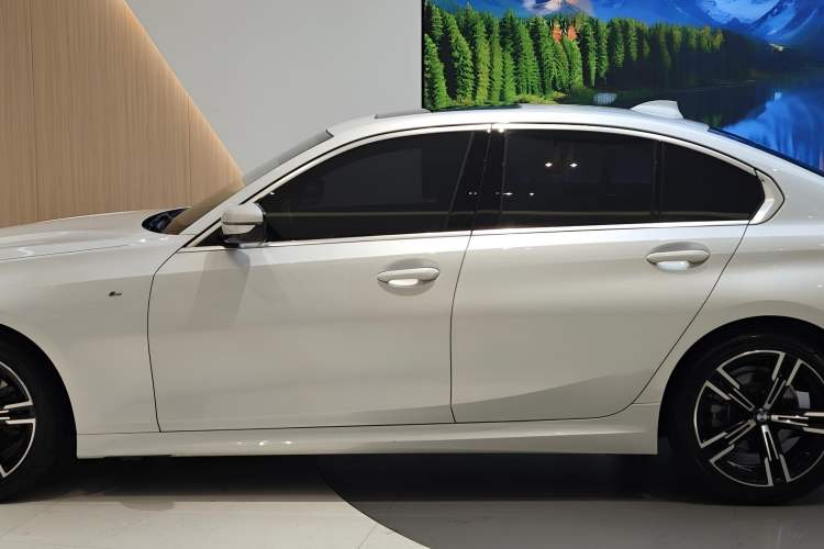 Used BMW 3 Series 2021 Second Facelift 325i M Sport Package
