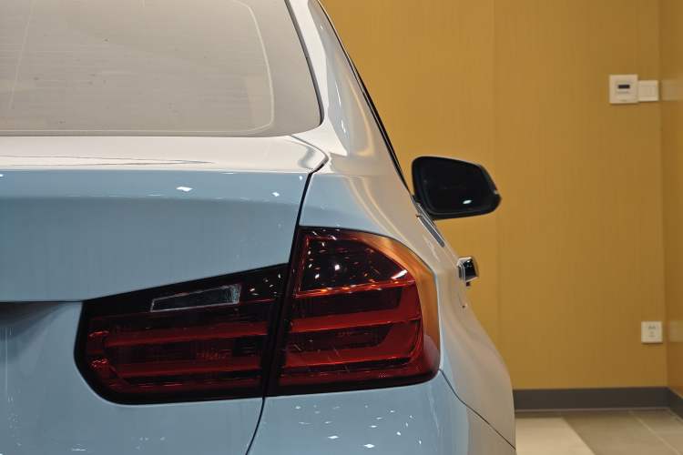 Used BMW 3 Series 2015 320i Luxury Line Stylish Edition