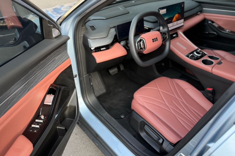 Used  L6 2025 EM-i 140km Long-Range Version