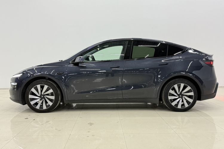 Used Tesla Model Y 2025 Rear-Wheel-Drive Version
