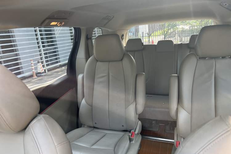 Used Buick GL8 2018 28T Luxury Model China VI Standard
