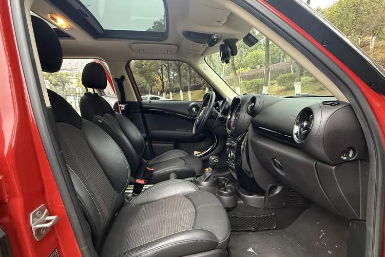 Used  Countryman 2014 1.6T COOPER S
