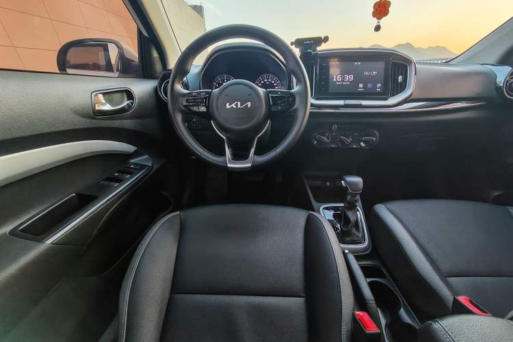 Used Kia Stonic 2021 1.4L CVT Fun Edition