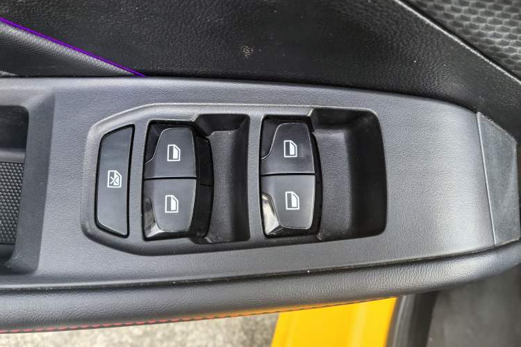 Used MG 5 2021 180 DVVT Manual Youth Luxury Edition
