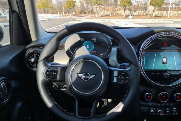 Used  MINI 2022 Updated 1.5T COOPER Artist Five-Door Edition
