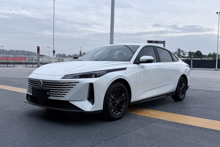 Used Changan Eado DD 2023 Blue Whale NE 1.5T GDI DCT Enjoy Edition
