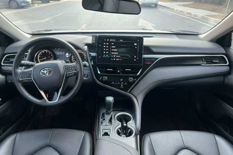 Used Toyota Camry 2023 2.0G Luxury Edition
