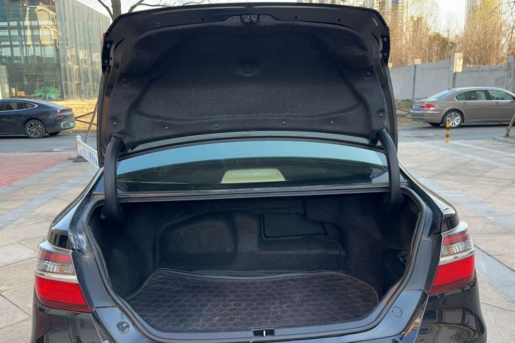 Used Toyota Camry 2015 Dual-Engine 2.5 HG Luxury Navigation Edition
