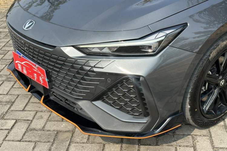 Used Changan UNI-V 2023 2.0T Leading-Speed Edition
