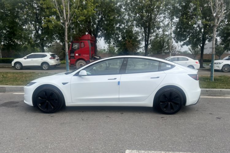 Used Tesla Model 3 2023 Rear-Wheel-Drive Version
