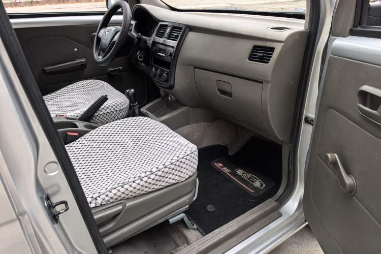 Used Wuling Rongguang V 2019 1.5L Practical Model China VI LAR
