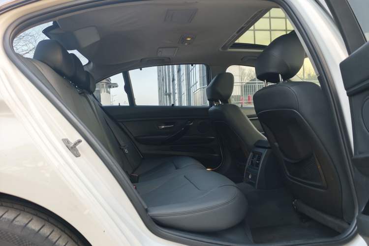 Used BMW 3 Series 2015 316Li Fashion Model
