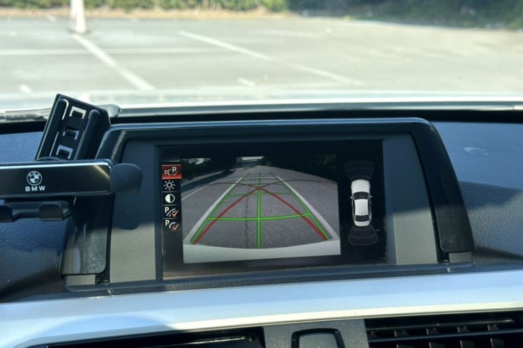 Used BMW 3 Series 2015 320i Luxury Line Stylish Edition
