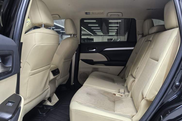 Used Toyota Highlander 2018 2.0T Two-Wheel Drive Elite Version 5 Seats China VI Standard
