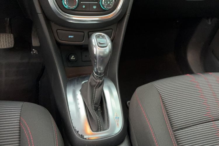 Used Buick Encore 2015 1.4T Automatic Two-Wheel Drive Urban Elite Version
