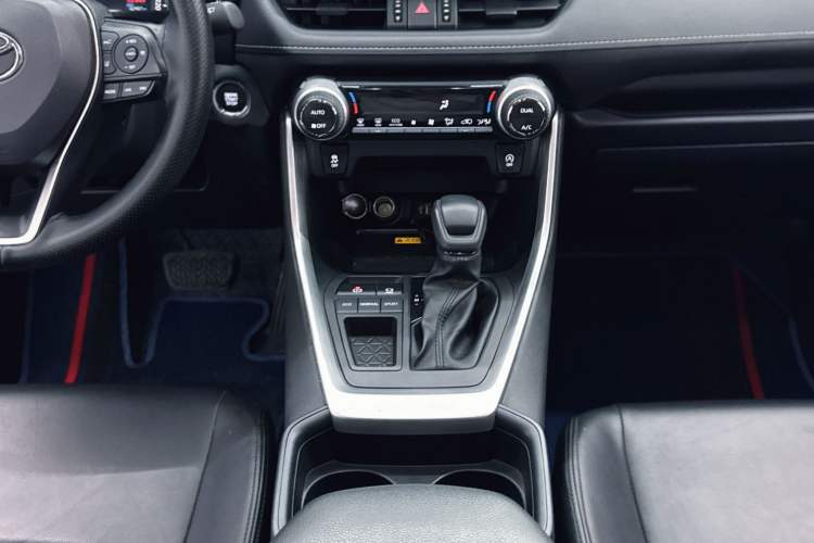 Used Toyota RAV4 2023 2.0L CVT Two-Wheel Drive Fashion Edition
