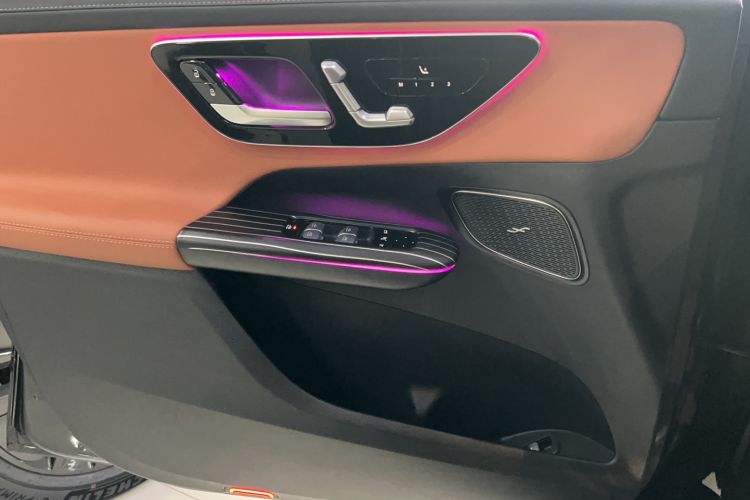 Used Mercedes-Benz GLC 2024 GLC 260 L 4MATIC Luxury Model 5 Seats
