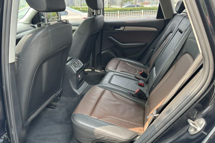 Used Audi Q5 2017 Plus 40 TFSI Ambition Model
