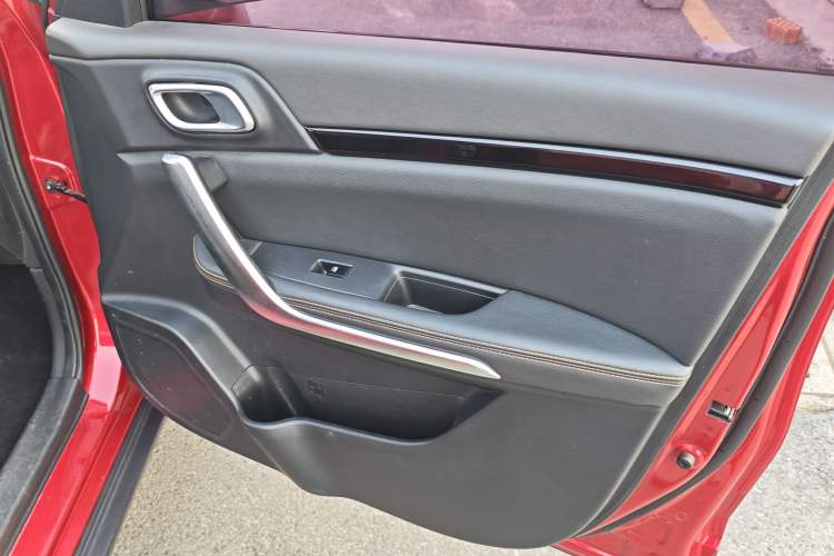 Used Dongfeng Aeolus AX4 2017 1.6L Manual ChaoShang Model