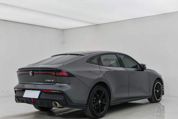 Used Changan UNI-V 2023 1.5T Premium Model
