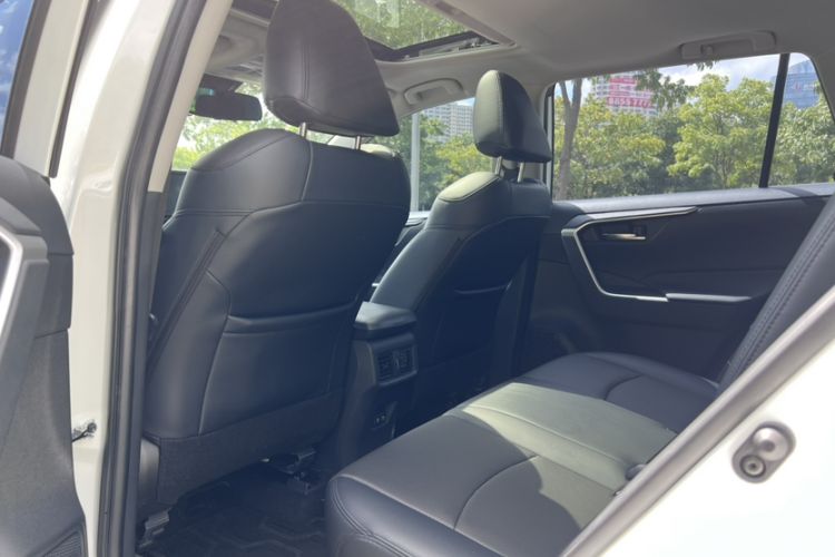 Used Toyota RAV4 2020 2.0L CVT Two-Wheel Drive Fashion Edition
