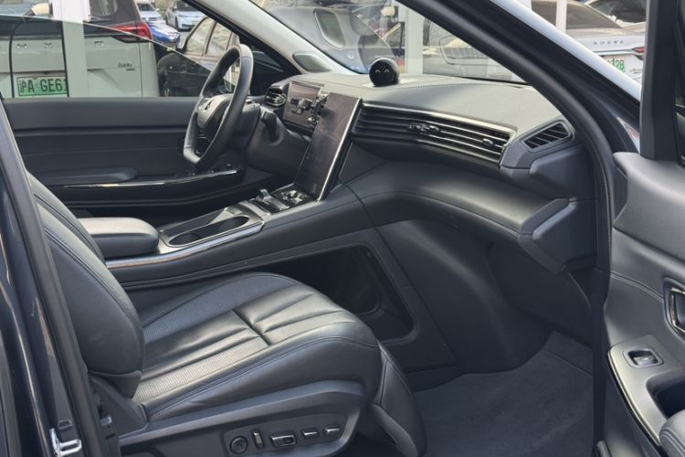 Used Nio ES8 2020 415 km Range 7-Seater Version
