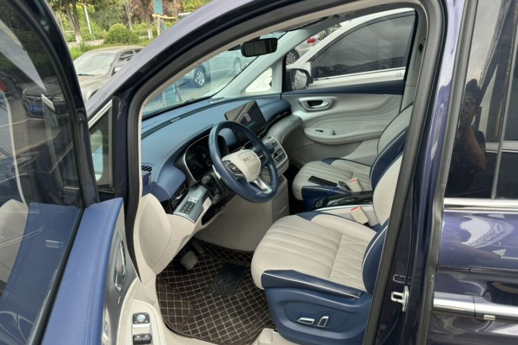 Used Roewe iMAX8 2022 400TGI Prestige Edition
