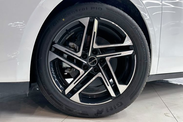 Used Roewe D7 2023 DMH 125km Excellence Edition
