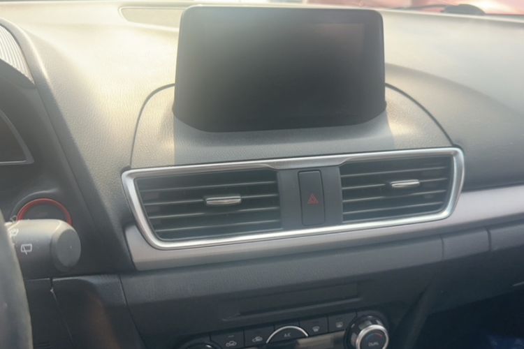 Used Mazda Mazda 3 Axela 2016 Sedan 2.0L Automatic Flagship Model
