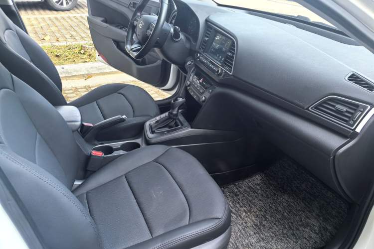 Used Hyundai Elantra 2018 1.4T Dual-Clutch Xuan Dong · Dynamic Edition
