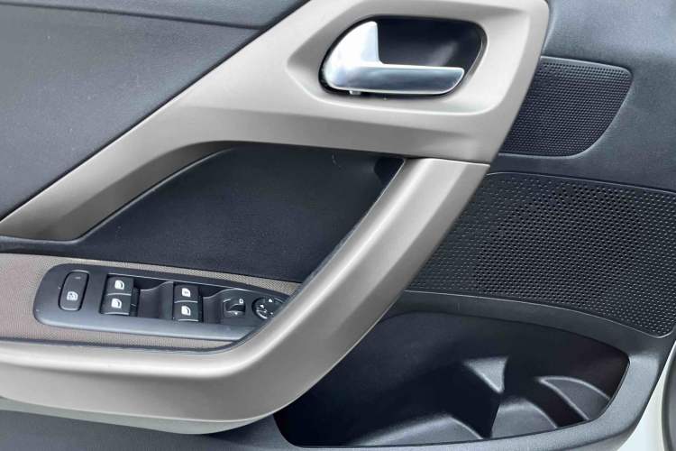 Used Peugeot 2008 2014 1.6L Automatic Fashion Edition
