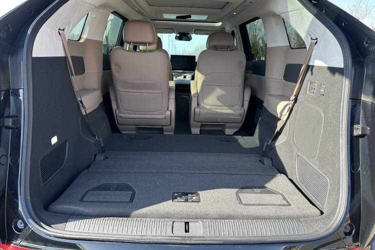 Used XPeng X9 2025 740 Ultra-Long Range Max
