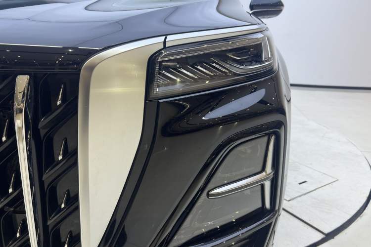 Used Hongqi HS5 2023 2.0T Qixiang Pro Edition
